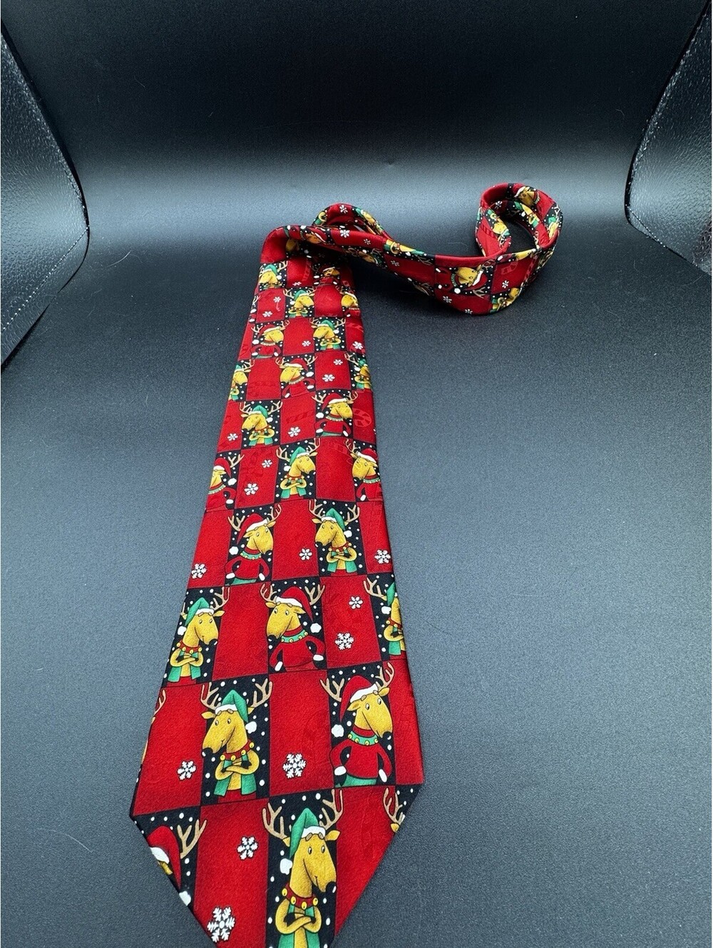 Hallmark Yule Tie Greetings Reindeer Christmas Novelty Tie USA MMG Holiday